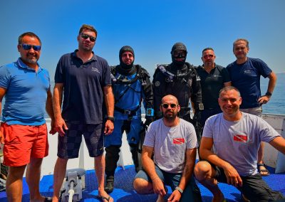 U podmorju Bračkog kanala kod Sutivana pronađena je olupina savezničkog bombardera B-24 Liberatora iz Drugog svjetskog rata. Hrvatski restauratorski zavod provodi istraživanje na 50 metara dubine.